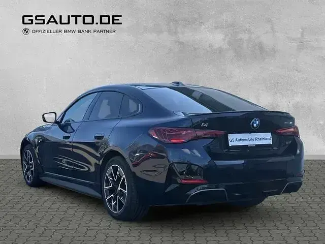 Gebraucht BMW i4 M Sport 250 kW (340 PS) 2024 Tansanitblau (blau) Limousine