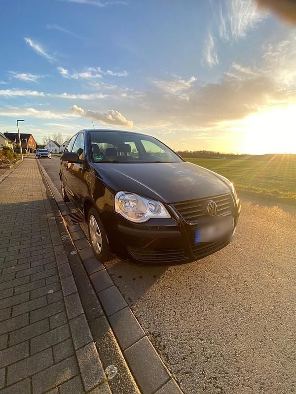 Gebraucht VW Polo 60 PS (44 kW) 2010 Schwarz Kleinwagen