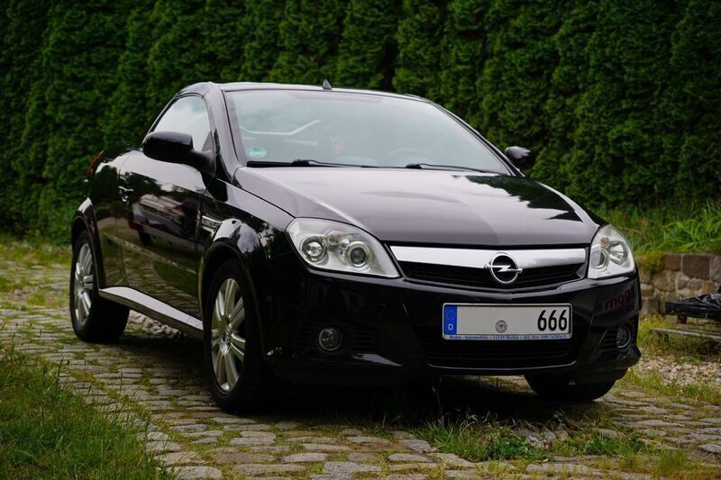 Schwarz Gebraucht 2007 Opel Tigra Edition Cabrio | 3.000 € (Guter Preis) - Bild 1/4