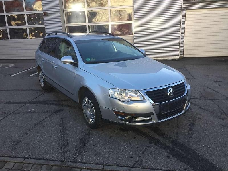 Gebraucht VW Passat 140 PS (102 kW) 2008 Silber Kombi