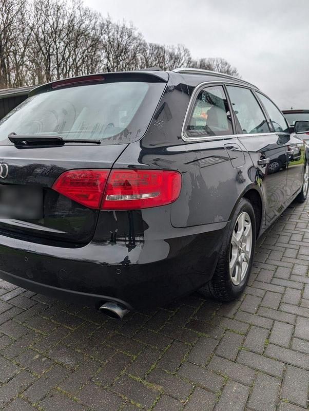 Używany Audi A4 Performance 211 KM (155 kW) 2011 Czarny Sedan/Limuzyna