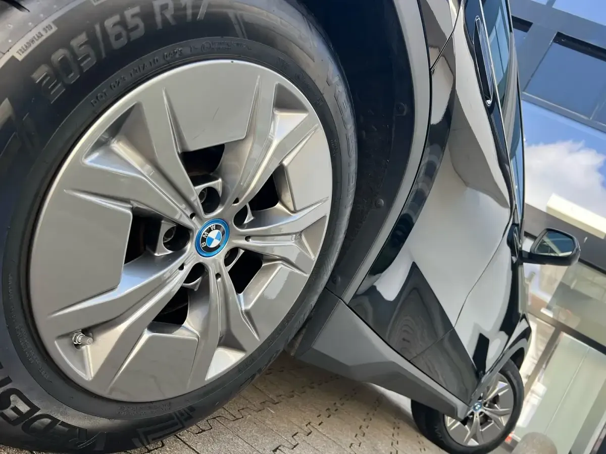 Gebraucht BMW iX1 Performance 230 kW (313 PS) 2023 Schwarz SUV