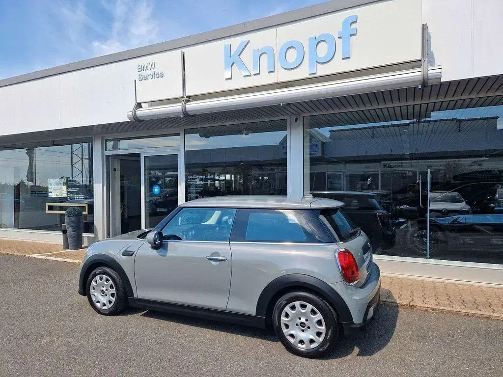Gebraucht Mini ONE Essential 102 PS (75 kW) 2022 Moonwalk grey Kleinwagen