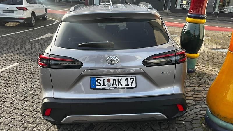 Gebraucht Toyota Corolla Cross 178 PS (130 kW) 2025 Metal stream silver metallic SUV