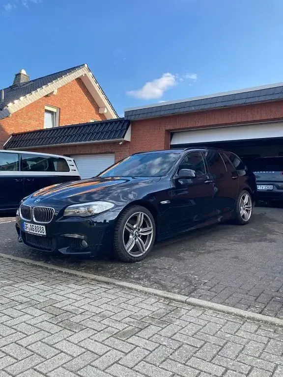 Gebraucht BMW 520 M Sport 184 PS (135 kW) 2011 Schwarz Limousine