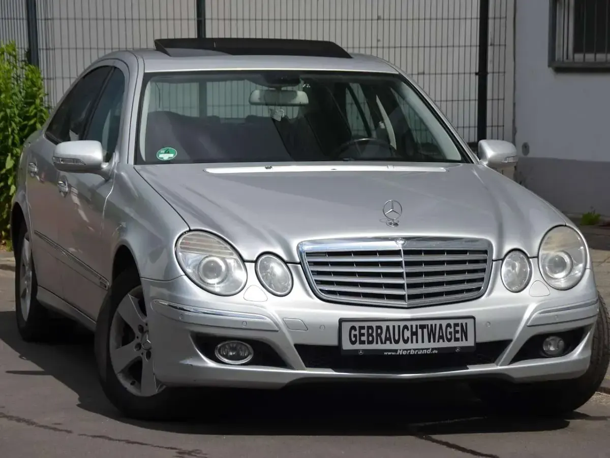 Gebraucht Mercedes E220 Elegance 170 PS (125 kW) 2008 Iridiumsilber  metalliclack Limousine