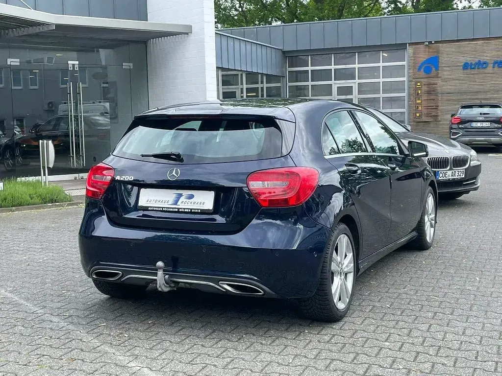 Gebraucht Mercedes A200 156 PS (114 kW) 2017 Cavansitblau Limousine