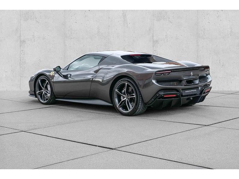 Second-hand Ferrari 296 829 CP (609 kW) 2024 Gri Coupe