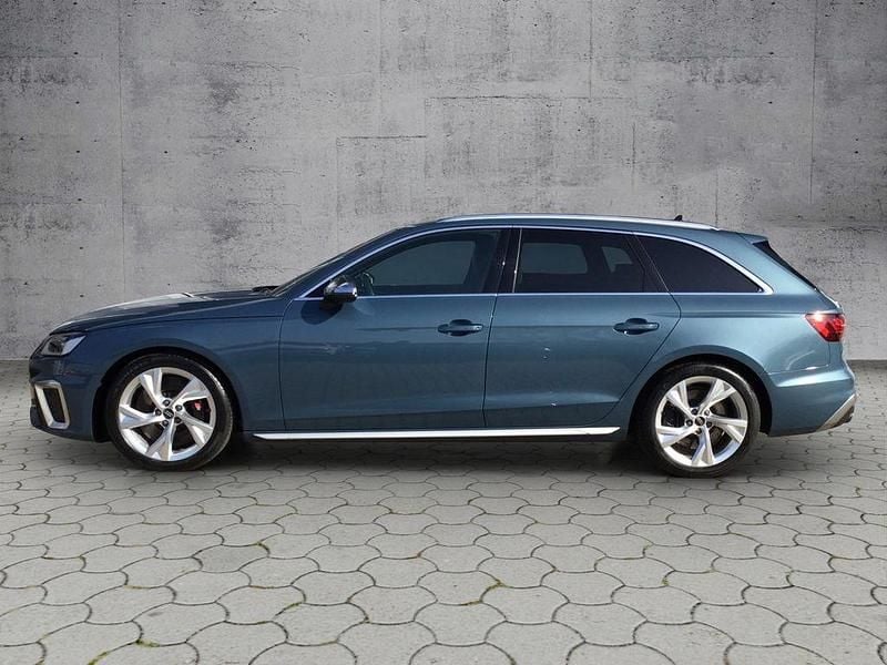 Używany Audi S4 Ambiente 341 KM (250 kW) 2023 Niebieski Kombi