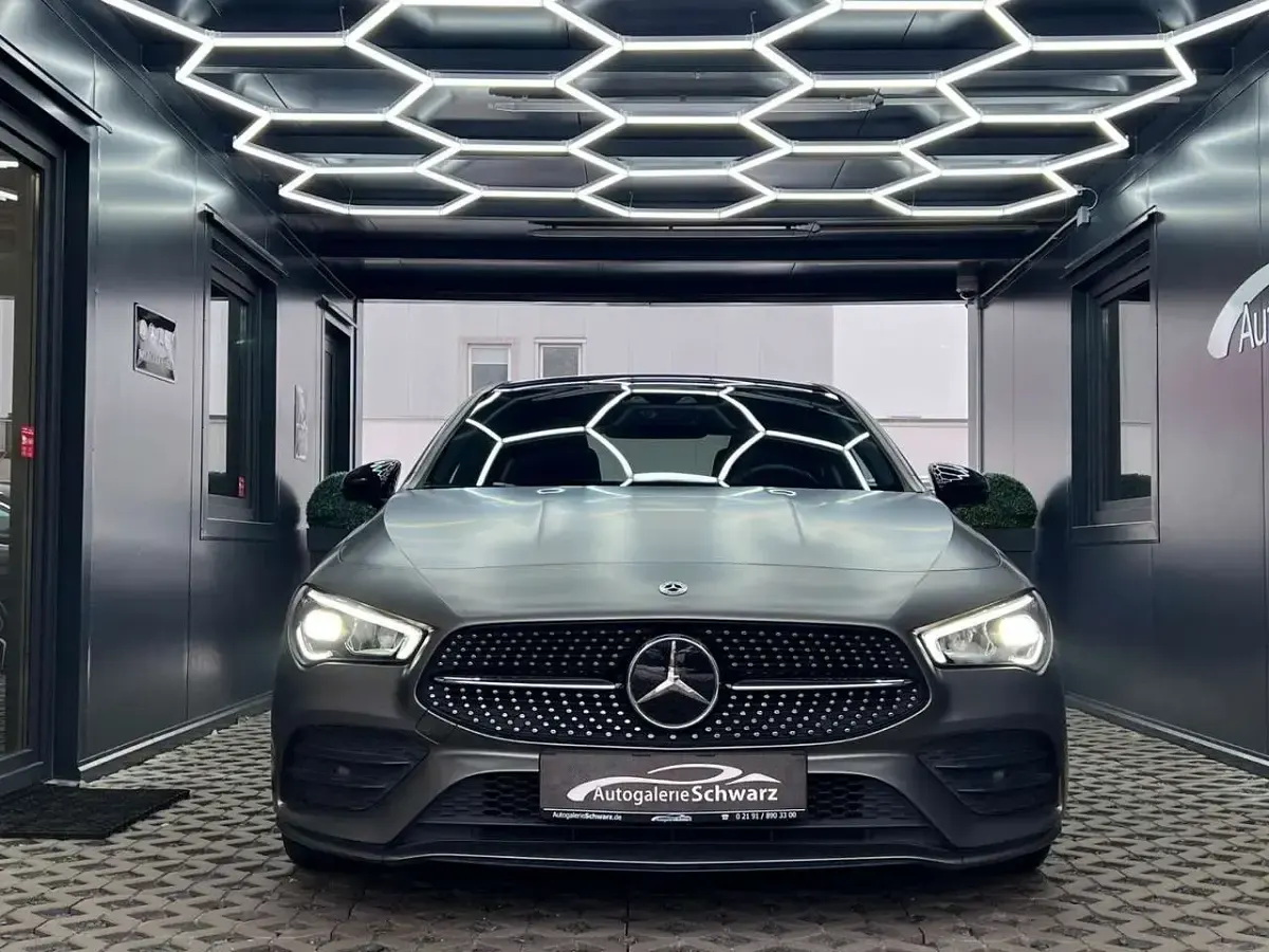 Gebraucht Mercedes CLA180 AMG 116 PS (85 kW) 2021 Designo mountaingrau magno mat Limousine