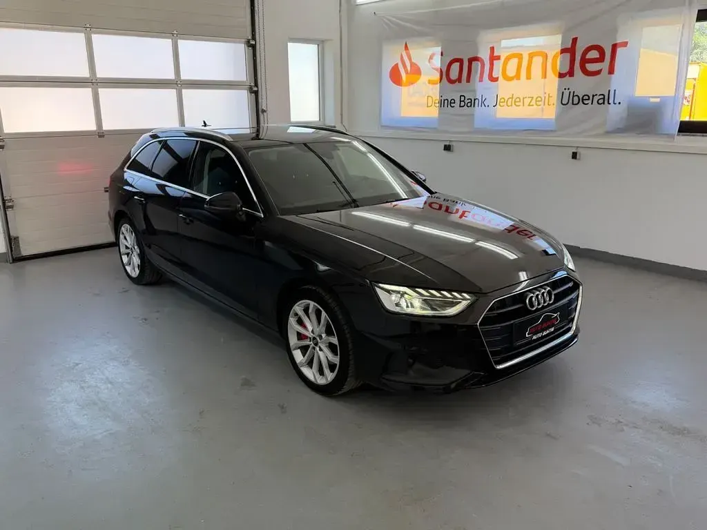 Gebraucht Audi A4 Sport 204 PS (150 kW) 2023 Mythosschwarz Kombi