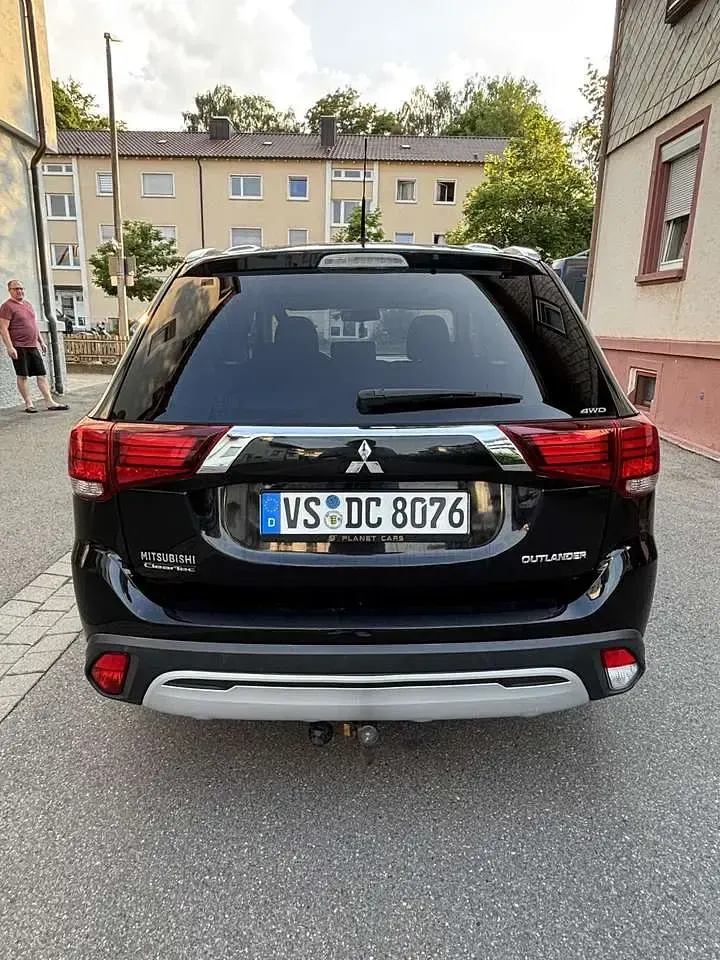 Gebraucht Mitsubishi Outlander Instyle 150 PS (110 kW) 2015 Schwarz SUV