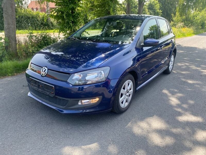 Blau Gebraucht 2013 VW Polo Trendline Limousine | 4.500 € (Fairer Preis) - Bild 1/4