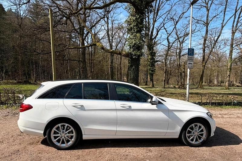 Gebraucht Mercedes C220 170 PS (125 kW) 2016 Weiß Kombi