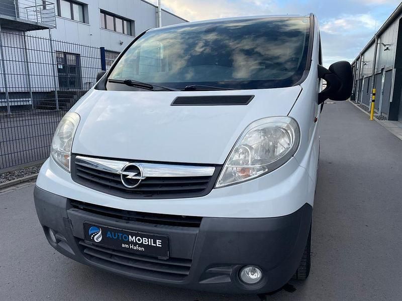 Gebraucht Opel Vivaro 114 PS (83 kW) 2012 Weiß Van / Kleinbus