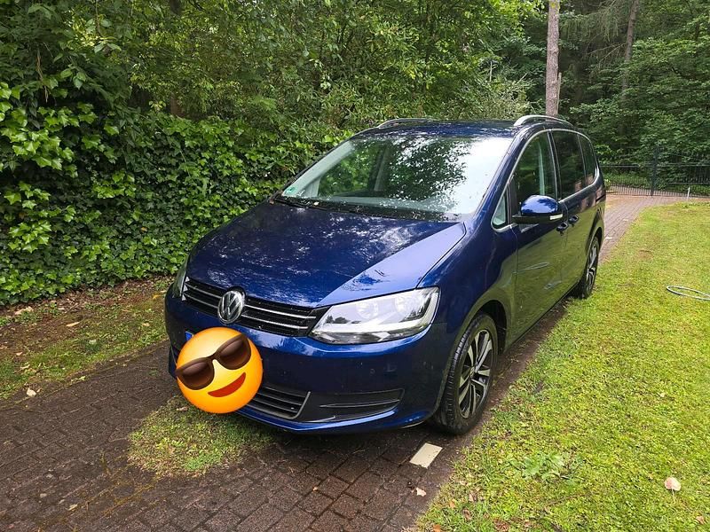 Blau Gebraucht 2021 VW Sharan Van / Kleinbus | 28.500 € (Fairer Preis) - Bild 1/4