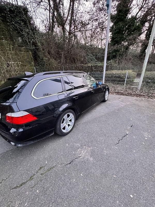 Gebraucht BMW 520 177 PS (130 kW) 2007 Schwarz Kombi