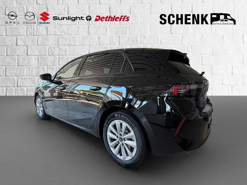 Neu Opel Astra Edition 131 PS (96 kW) 2025 Schwarz Limousine