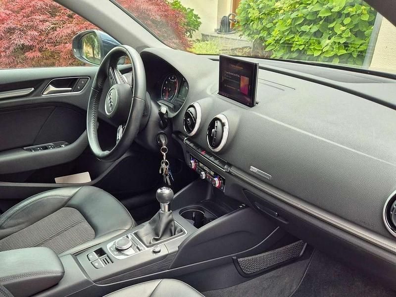 Gebraucht Audi A3 Design 150 PS (110 kW) 2017 Blau Limousine