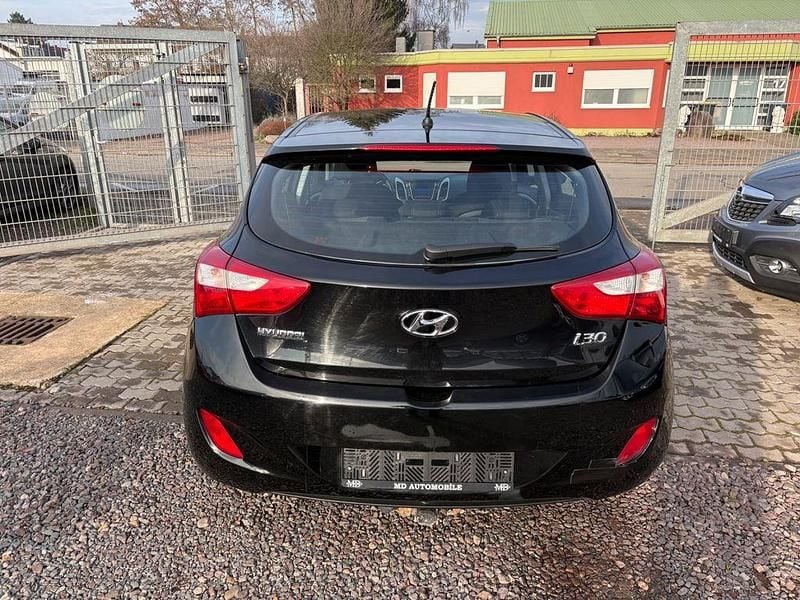 Gebraucht Hyundai i30 120 PS (88 kW) 2013 Schwarz Limousine