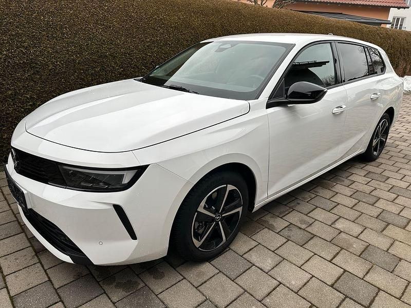 Gebraucht Opel Astra Edition 131 PS (96 kW) 2024 Weiß Kleinwagen