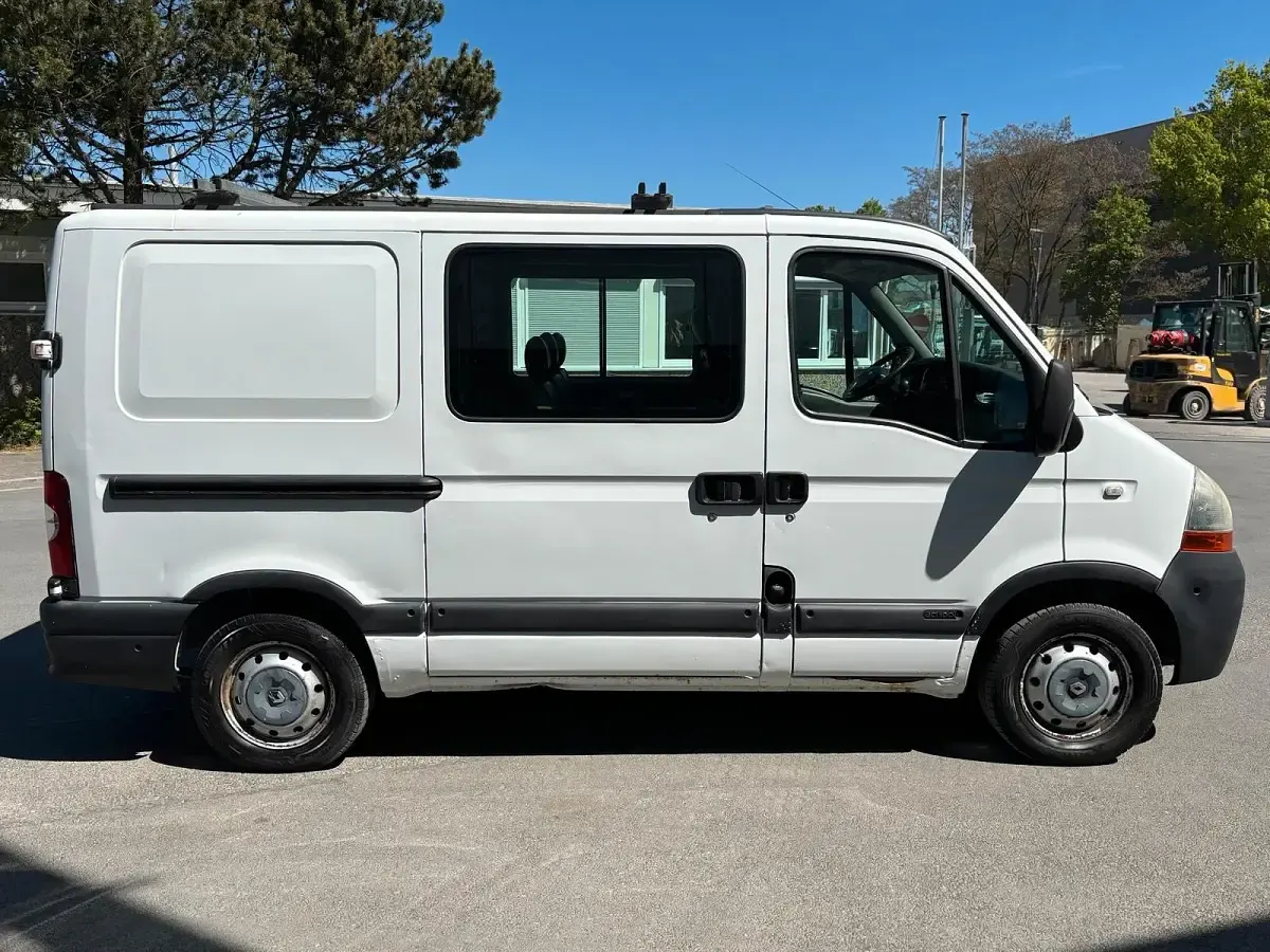 Używany Renault Master 101 KM (74 kW) 2009 Biały Minivan
