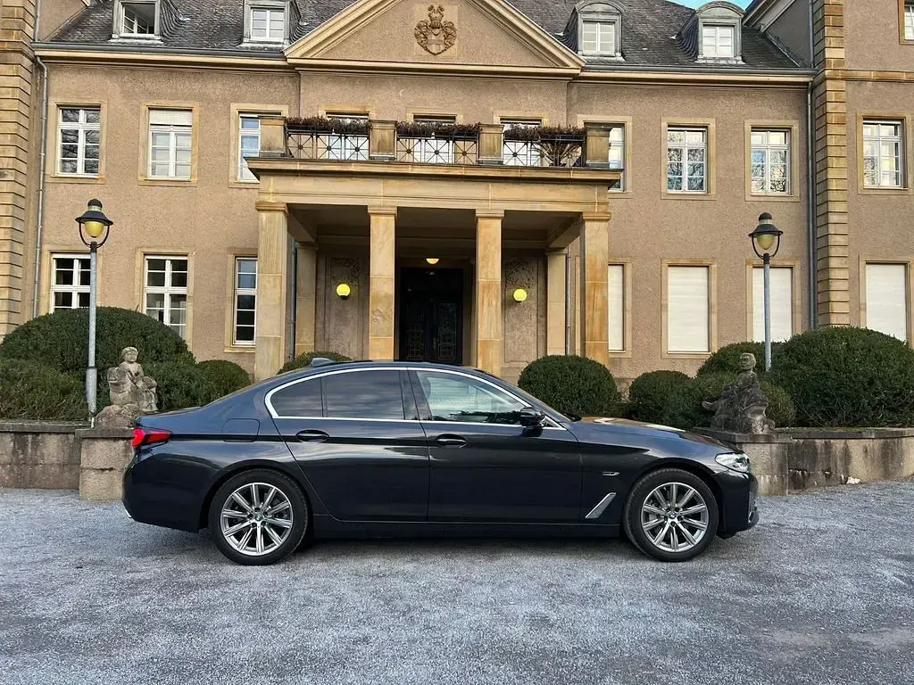 Gebraucht BMW 530e Luxury Line 184 PS (135 kW) 2021 Grau Limousine