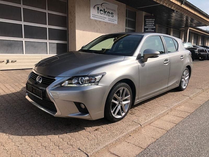 Gebraucht Lexus CT200h Executive Line 99 PS (72 kW) 2017 Grau Limousine
