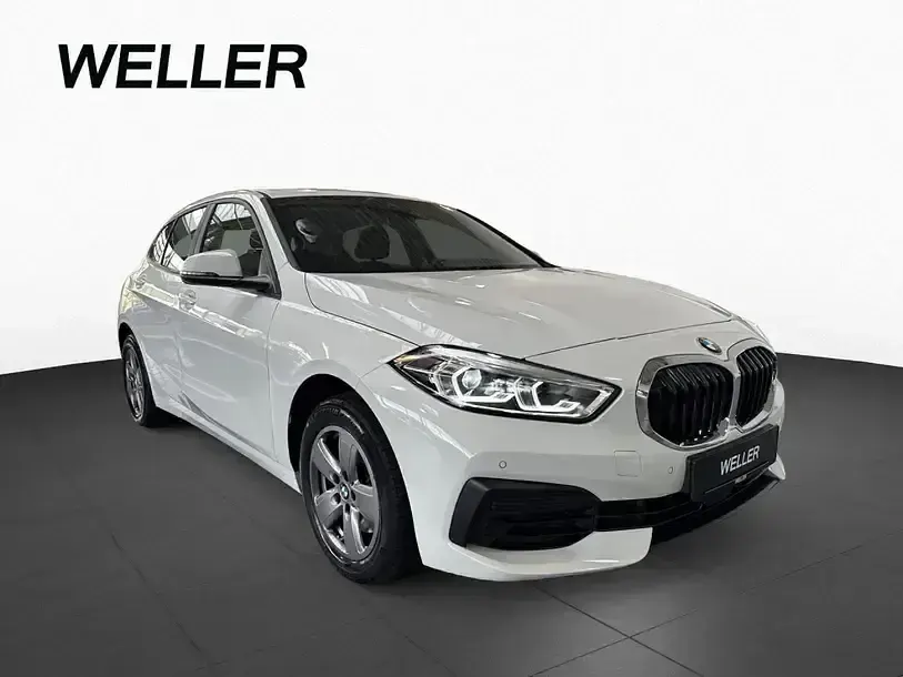Gebraucht BMW 118 Advantage 136 PS (100 kW) 2023 Alpinweiss iii (weiß) Limousine