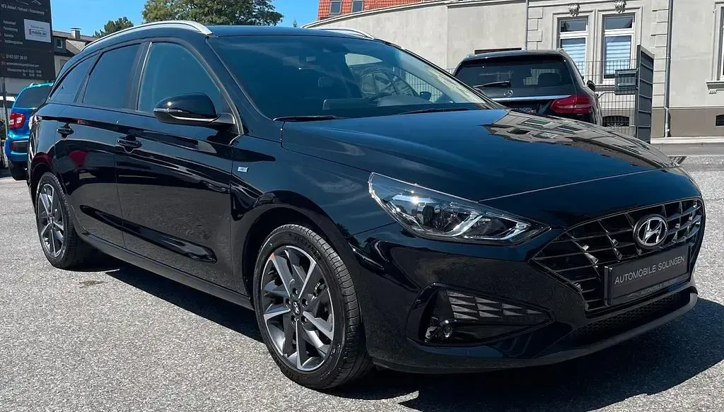 Gebraucht Hyundai i30 Trend 160 PS (117 kW) 2022 Schwarz Kombi