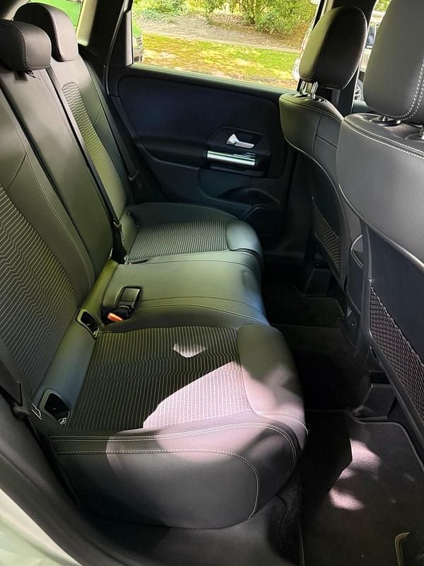 Gebraucht Mercedes B250e 160 PS (117 kW) 2022 Silber Van / Kleinbus