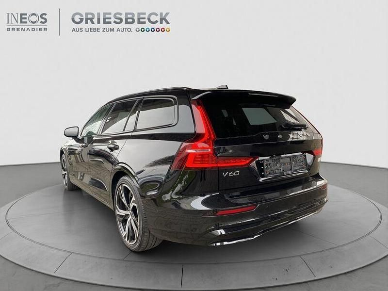 Gebraucht Volvo V60 Plus 455 PS (334 kW) 2022 Onyx black / metallic Kombi