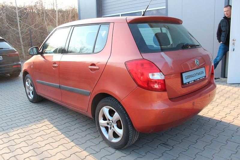 Gebraucht Skoda Fabia Style 69 PS (50 kW) 2009 Orange Limousine