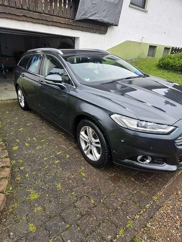 Grün Gebraucht 2016 Ford Mondeo Trend Limousine | 8.000 € (Guter Preis) - Bild 1/4