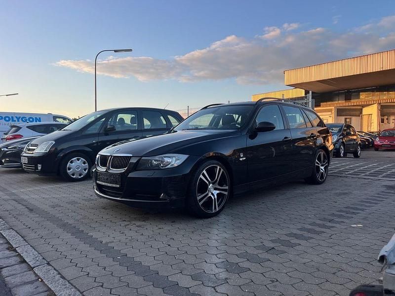 Schwarz Gebraucht 2008 BMW 320 Kombi | 1.650 € (Superpreis) - Bild 1/4