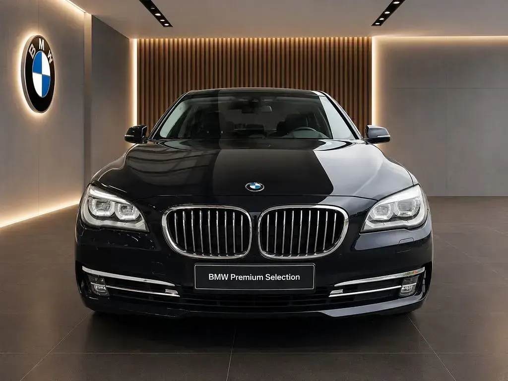 Gebraucht BMW 740 Performance 313 PS (230 kW) 2014 Azuritschwarz metallic Limousine