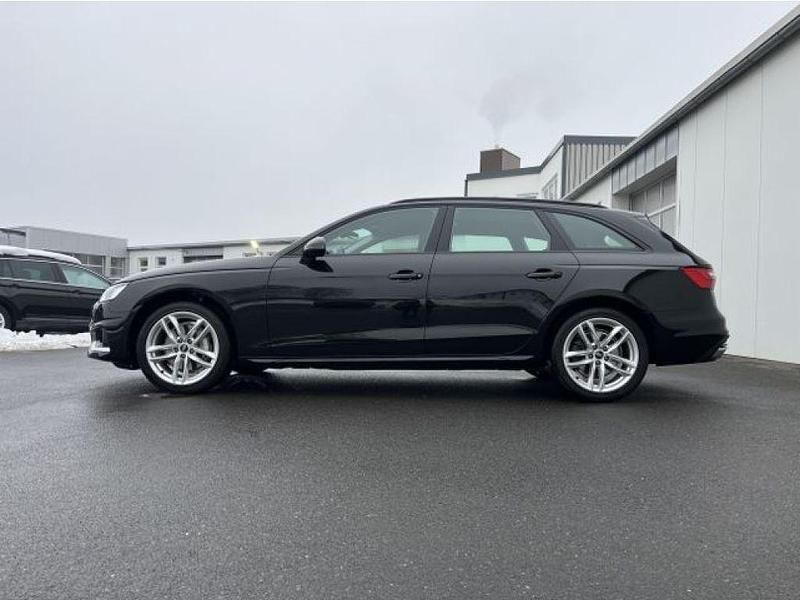 Gebraucht Audi A4 204 PS (150 kW) 2022 Mythosschwarz (metallic) Kombi