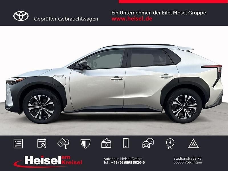 Gebraucht Toyota bZ4X Basis 150 kW (204 PS) 2023 Cosmicsilber metallic SUV