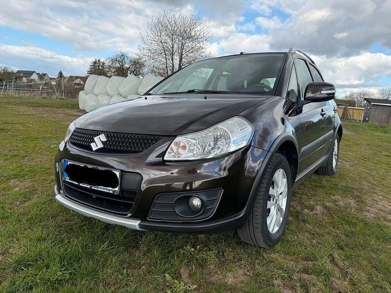 Gebraucht Suzuki SX4 120 PS (88 kW) 2013 Braun Limousine