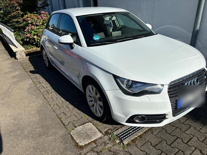 Weiß Gebraucht 2013 Audi A1 Ambition Kleinwagen | 9.000 € (Guter Preis) - Bild 1/4