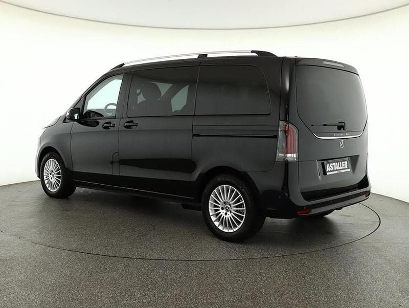 Gebraucht Mercedes V250 Style 190 PS (139 kW) 2024 Obsidianschwarz Van / Kleinbus