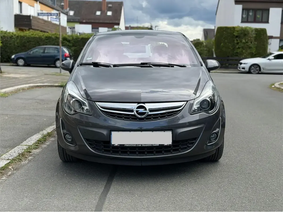 Gebraucht Opel Corsa Color Edition 101 PS (74 kW) 2012 Grau Kleinwagen