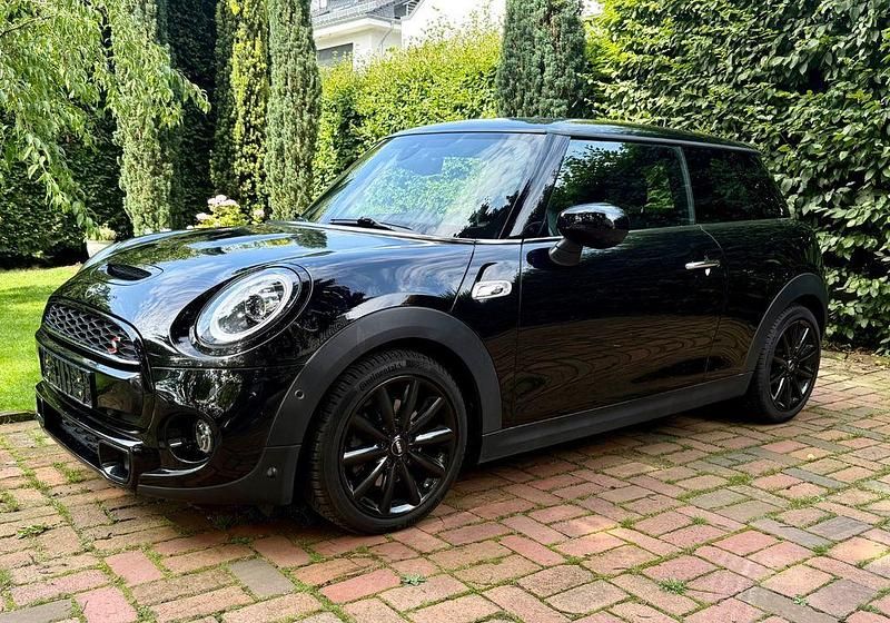 Schwarz Gebraucht 2019 Mini Cooper S Business Kleinwagen | 23.900 € (Teuer) - Bild 1/4