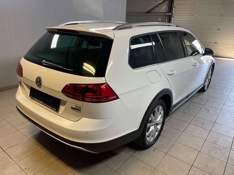 Gebraucht VW Golf Alltrack Basis 110 PS (80 kW) 2015 Pure white Kombi