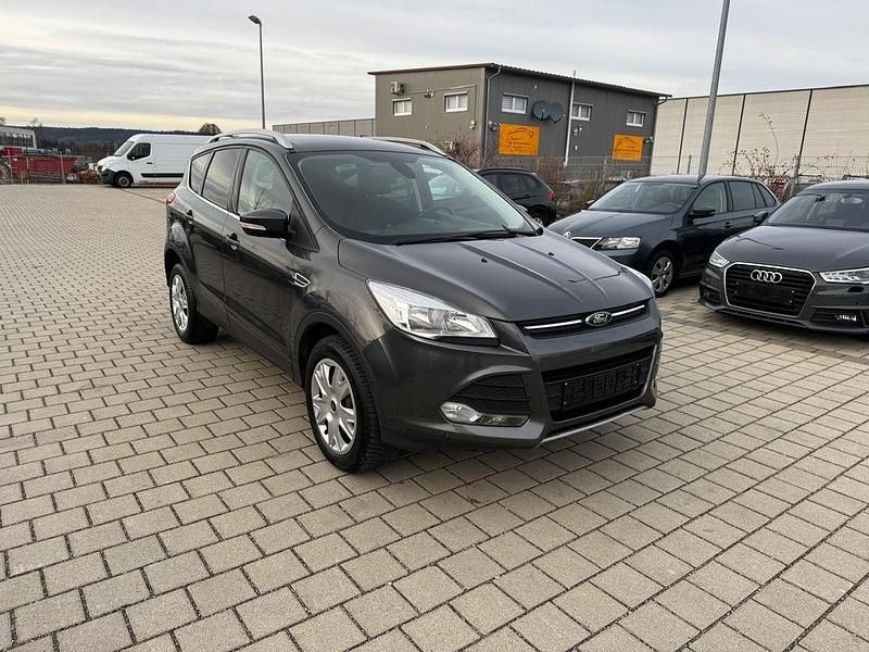 Grau Gebraucht 2015 Ford Kuga SUV | 6.650 € (Guter Preis) - Bild 1/4