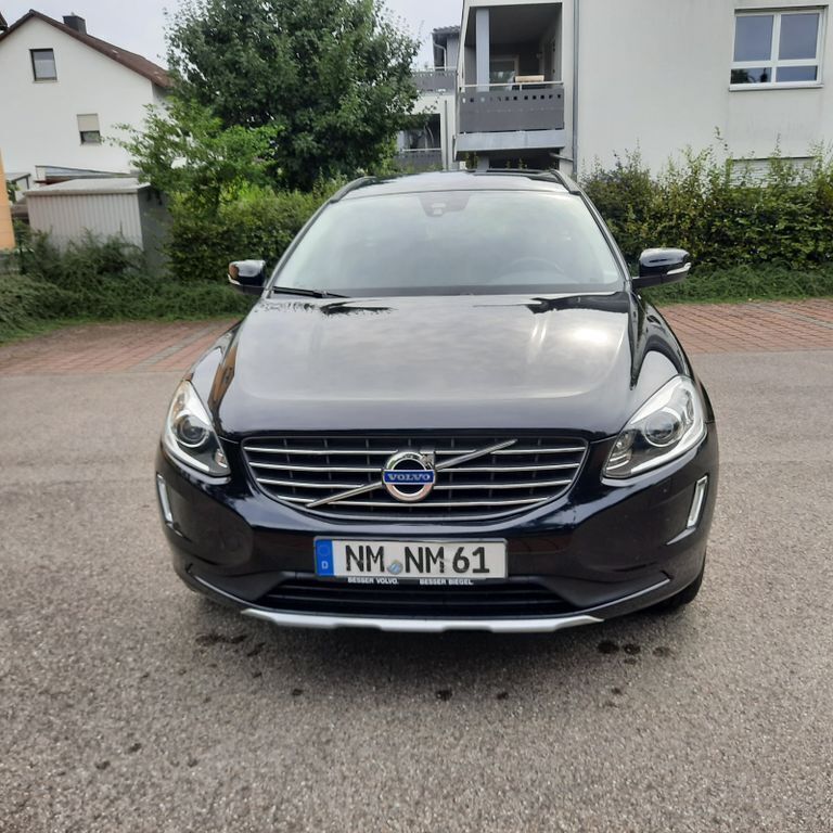 Schwarz Gebraucht 2015 Volvo XC60 Momentum SUV | 15.900 € (Guter Preis) - Bild 1/4