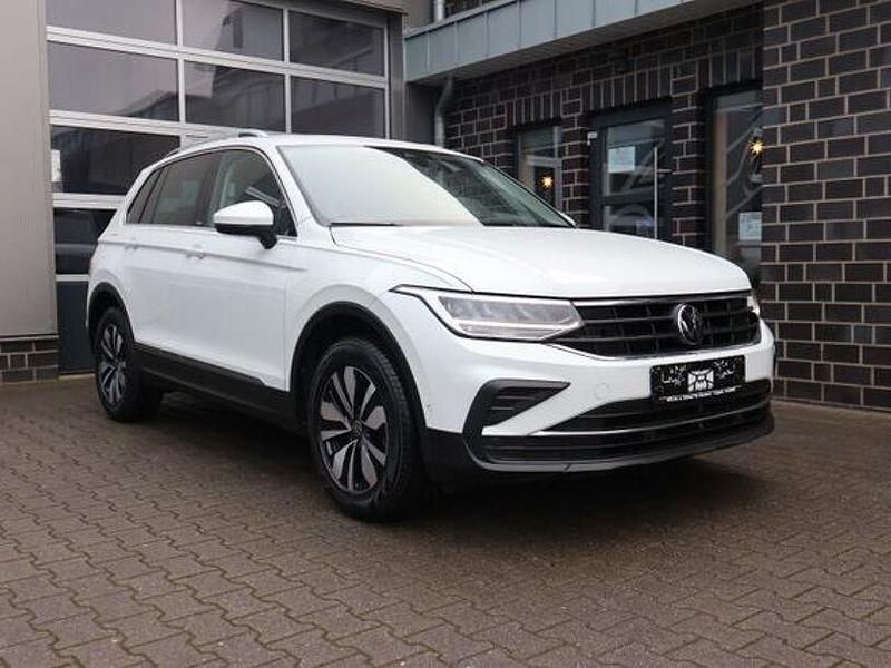 Weiß Gebraucht 2024 VW Tiguan Move SUV | 29.990 € (Guter Preis) - Bild 1/3