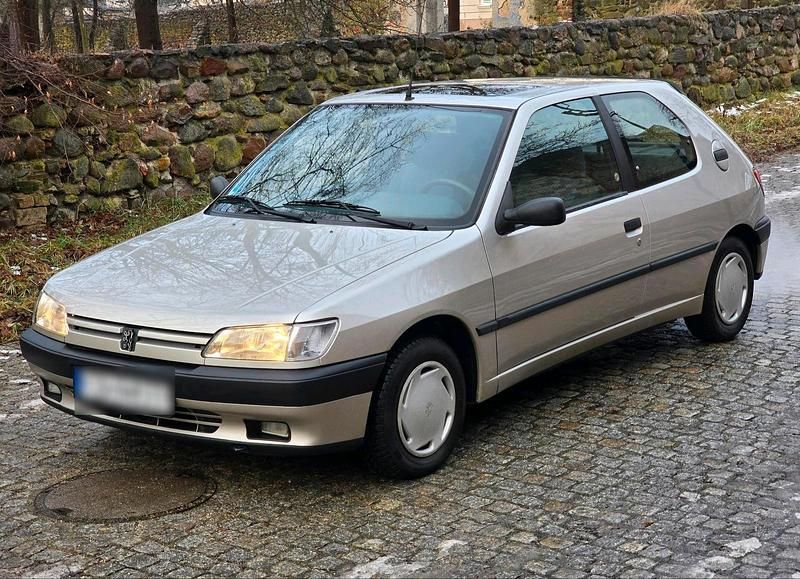 Gebraucht Peugeot 306 89 PS (65 kW) 1994 Gelb Kleinwagen