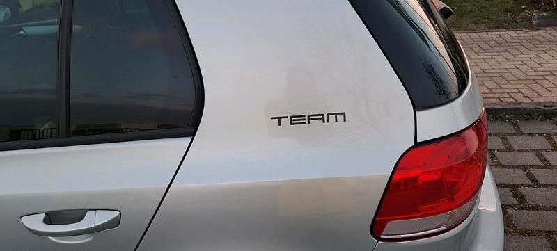 Gebraucht VW Golf VI Team 80 PS (58 kW) 2010 Silber Kleinwagen