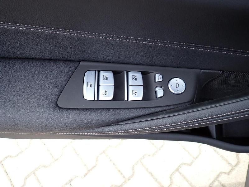 Gebraucht BMW 520 M Sport 184 PS (135 kW) 2023 Schwarz Kombi